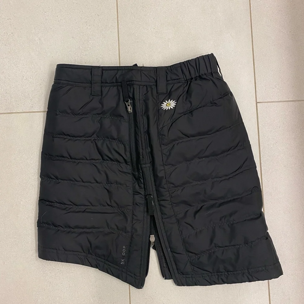 Skhoop Black Short Down Skirt - Picture 6 of 11